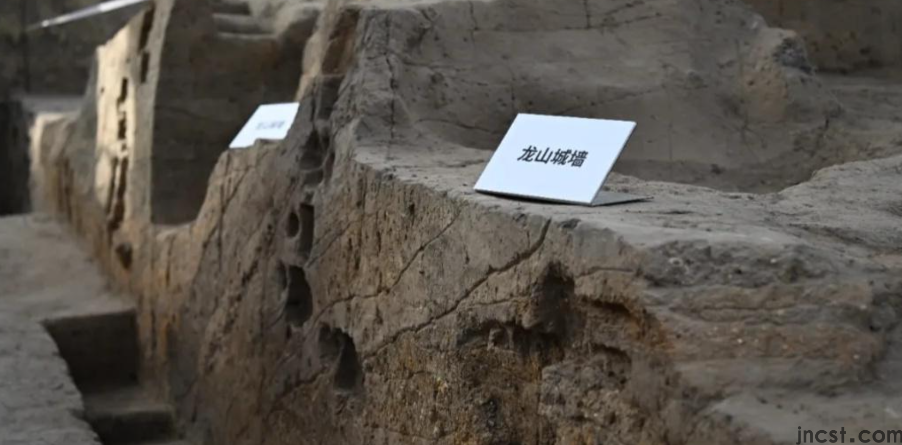 济南大明湖西南遗址：4200年龙山文化城址 改写泉城建城史的考古新发现